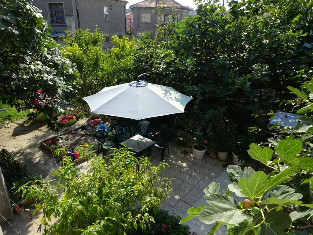 Hris Hotel Chernomorets Exterior photo
